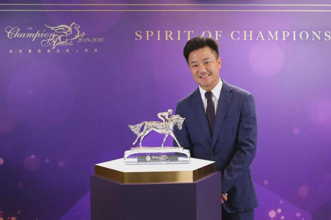 戴眼罩夺魁家族曾养香港马王尊龙人生就是博王经纬赛驹